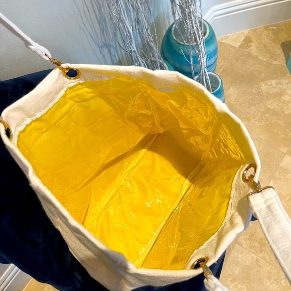 Anne Cole Tote - Picture 2 of 5